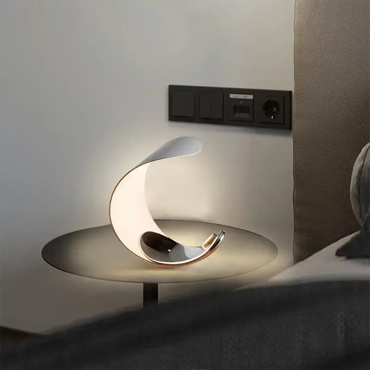 Moon Table Lamp | Creative C-Shaped Touch Bedside Atmosphere Light - 5W / L230*W210*H260 - Lamp