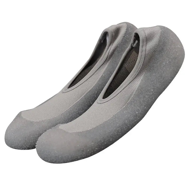 Indoor Sports Shoes | Ultra-Light Quiet Gym Sneakers for Men & Women - 服装