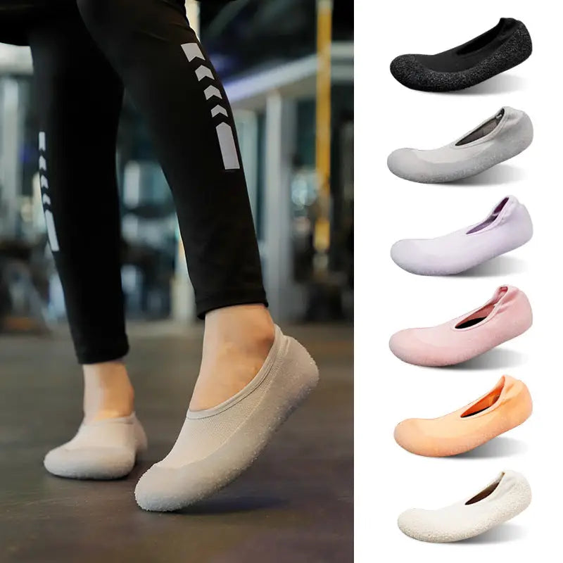 Indoor Sports Shoes | Ultra-Light Quiet Gym Sneakers for Men & Women - 服装